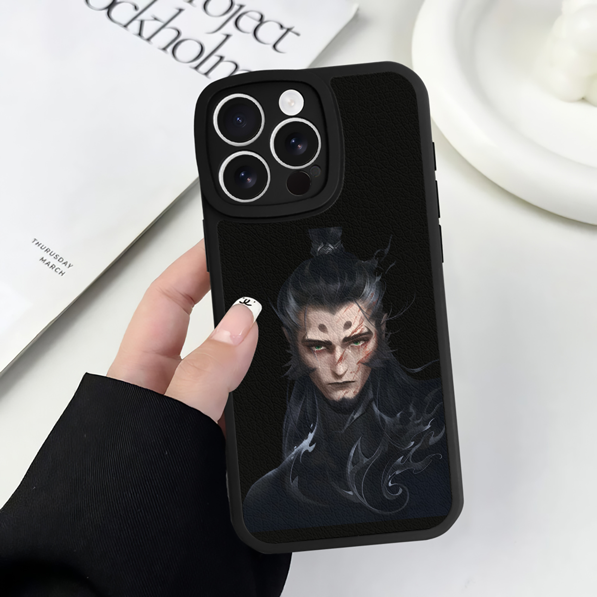 （画像用） Ne Zha 2 ナタ 魔童の大暴れ 【iPhone 16シリーズ対応】シリコンスマホケース（レザー調） 材質：シリコン